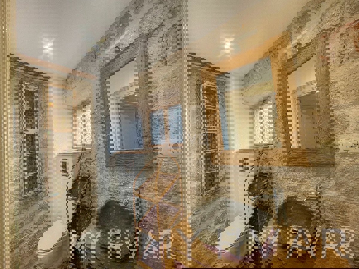 Casa in pietra nel cuore della Città Vecchia