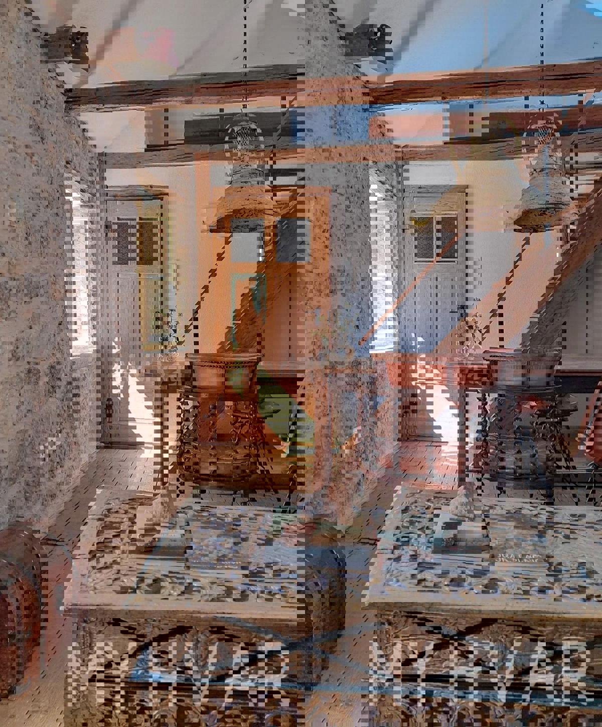 Casa in pietra nel cuore della Città Vecchia