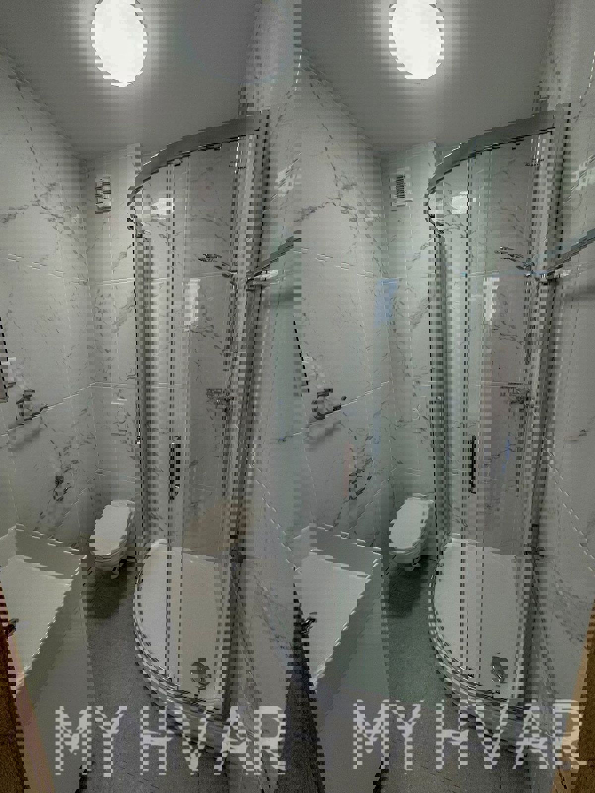 Casa in pietra con garage