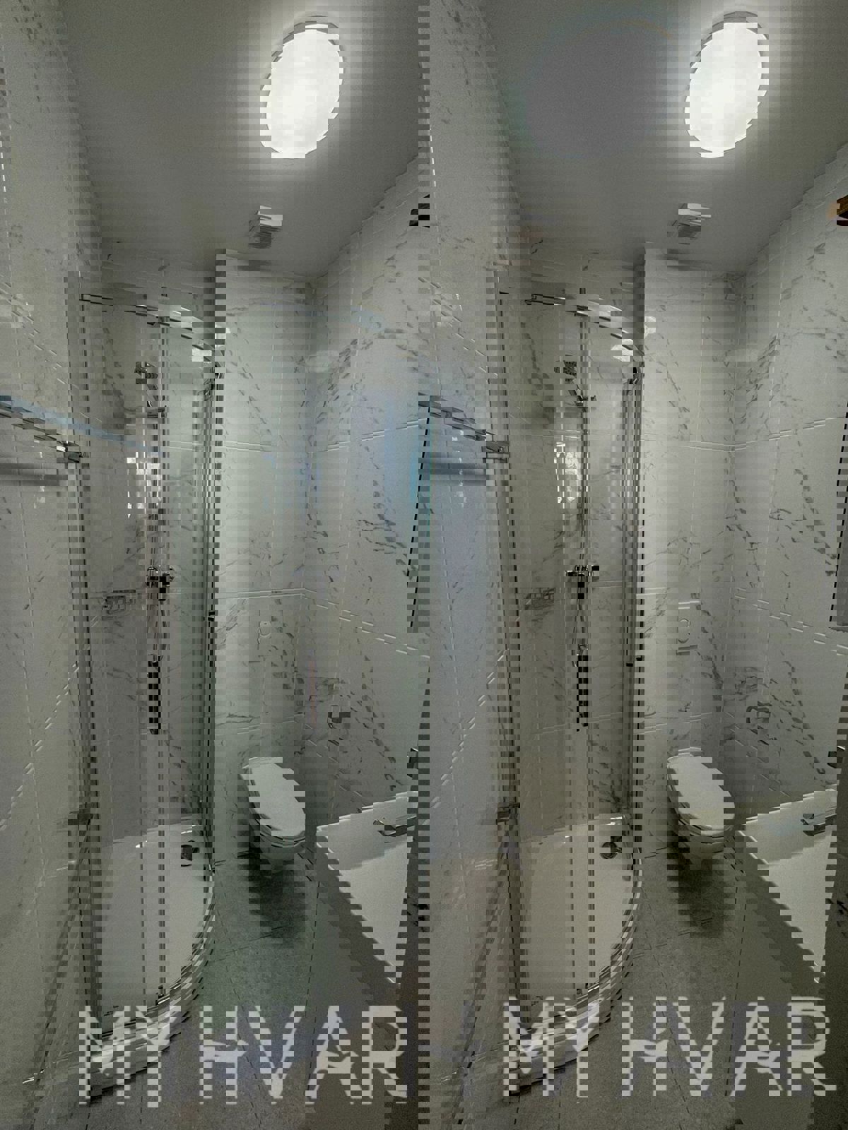 Casa in pietra con garage