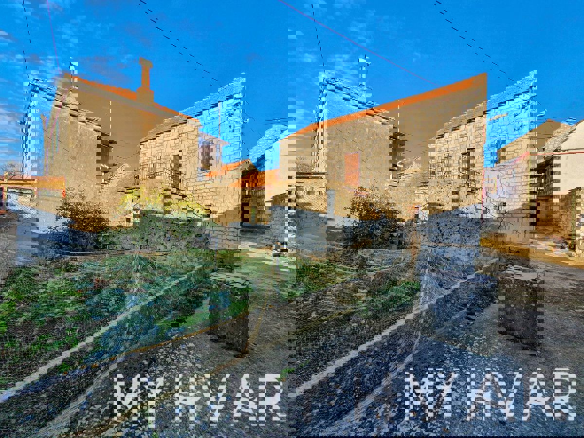 Casa in pietra a Zastražišće