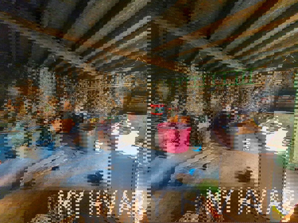 Casa in pietra a Zastražišće