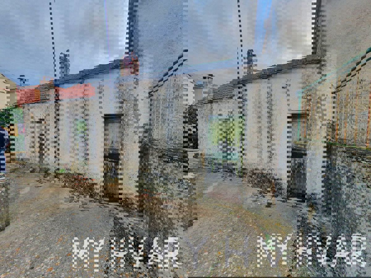 Casa in pietra a Zastražišće