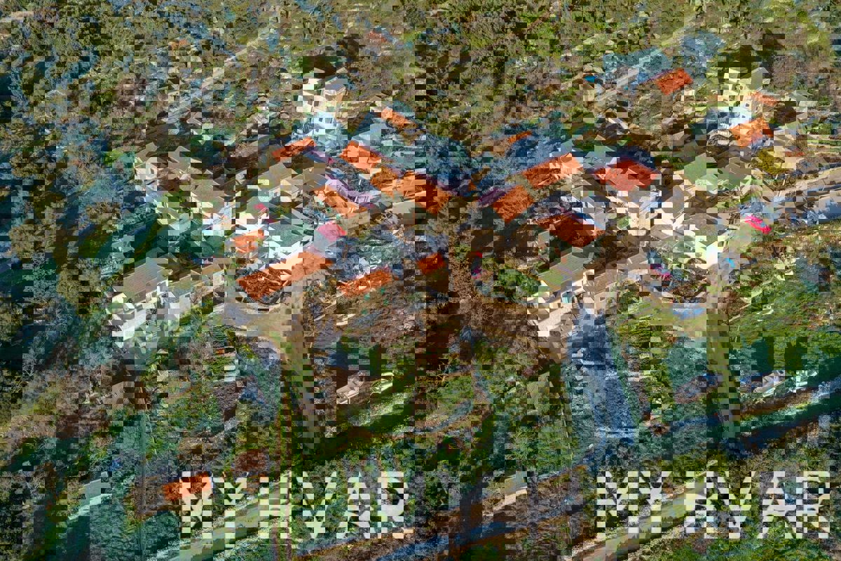 Casa in pietra a Zastražišće