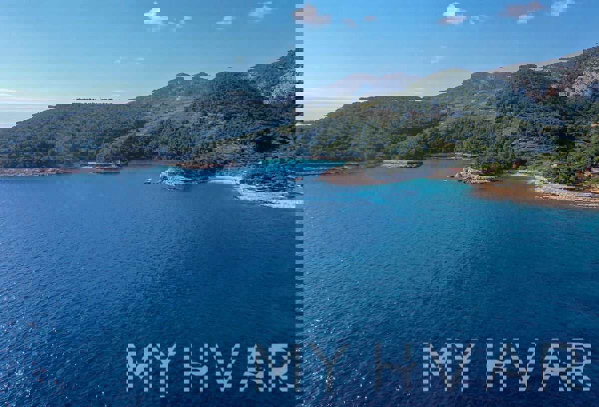 Terreno edificabile a Milna - Prima fila al mare