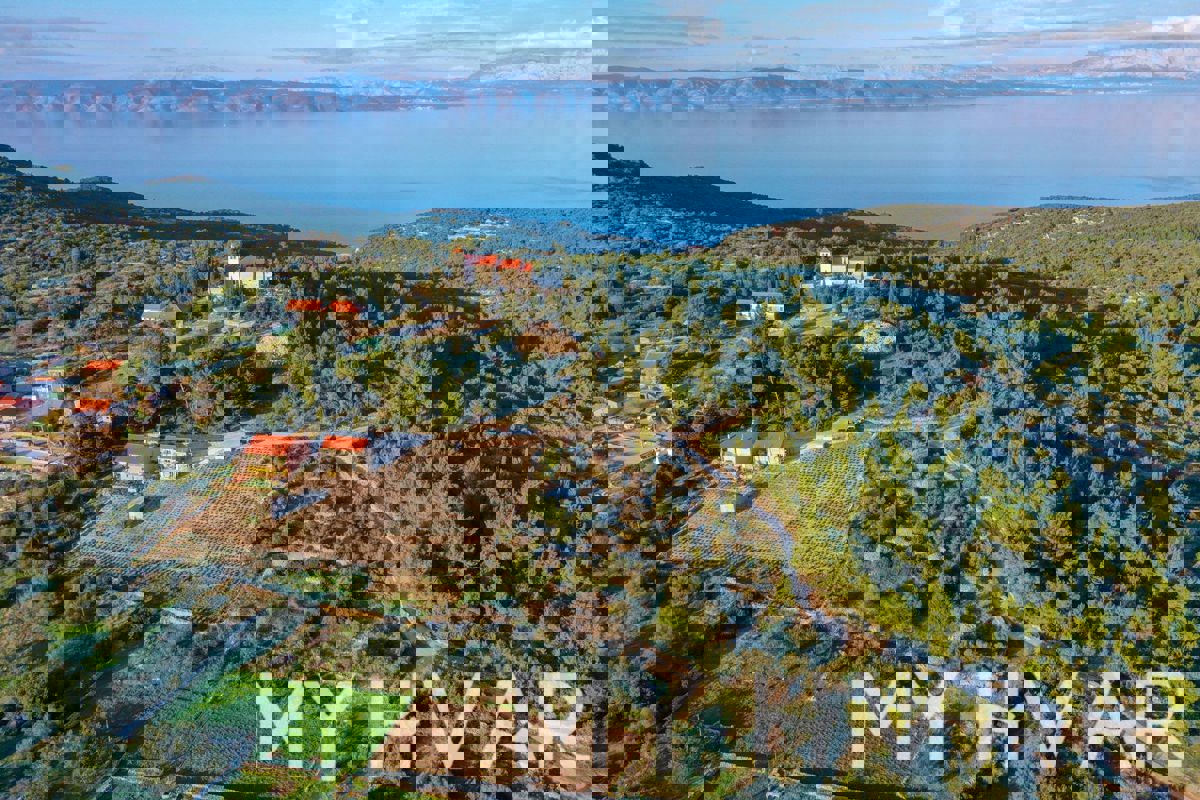 Terreno edificabile Zastražišće #2