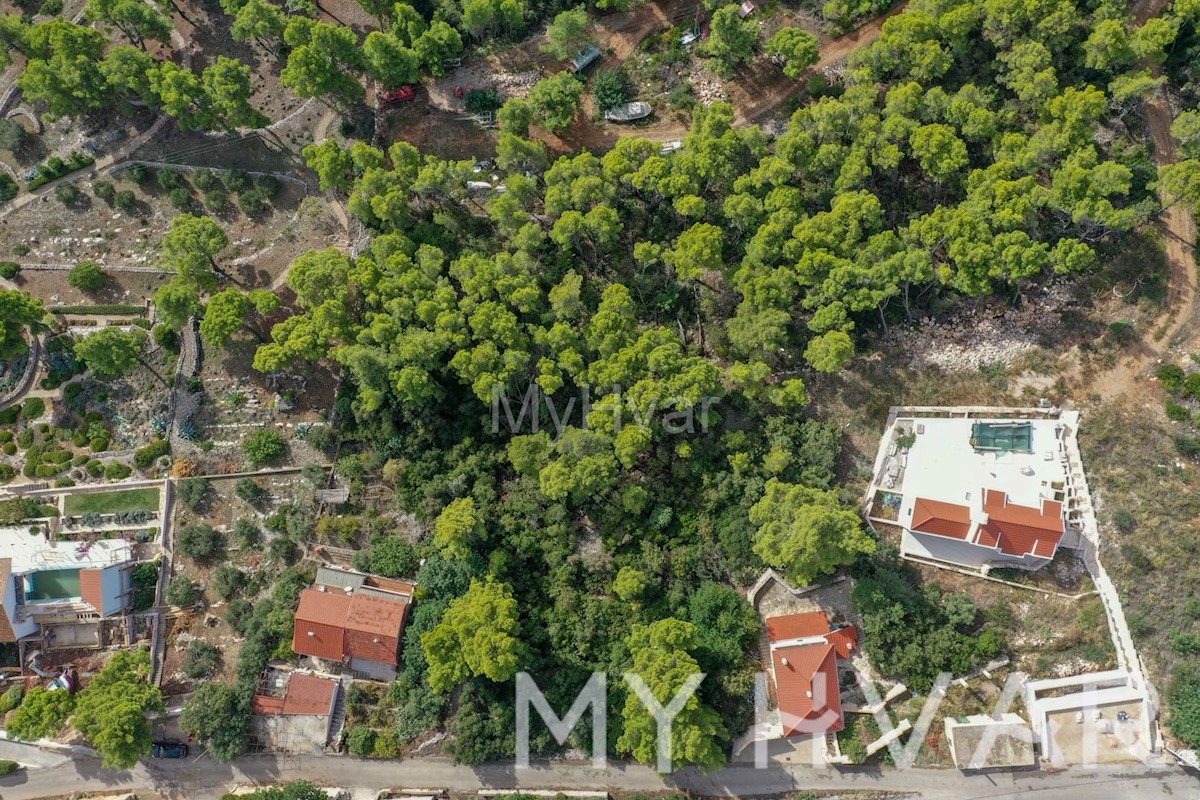 Edificio con terreno vista mare a Zavala est