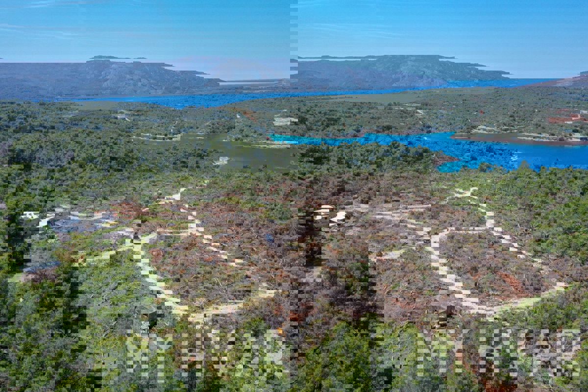 Enorme terreno edificabile a Rudine