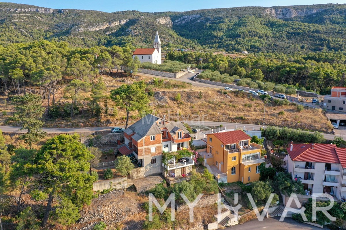 Appartamento familiare con vista mare a Jelsa