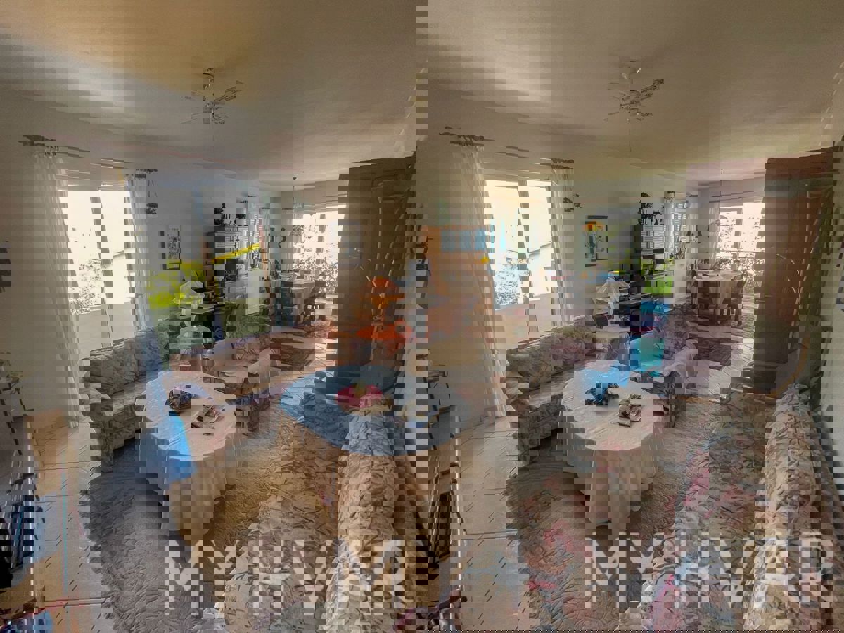 Appartamento familiare con vista mare a Jelsa