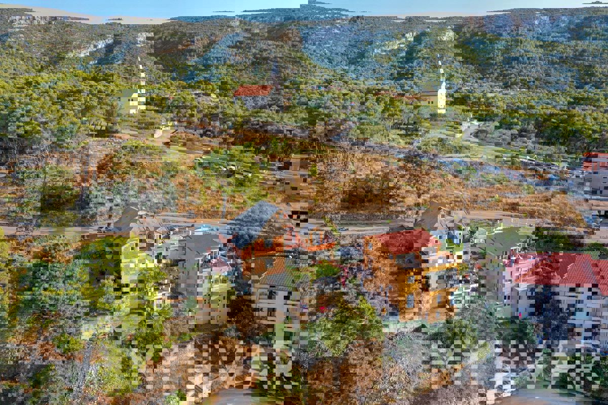 Appartamento familiare con vista mare a Jelsa