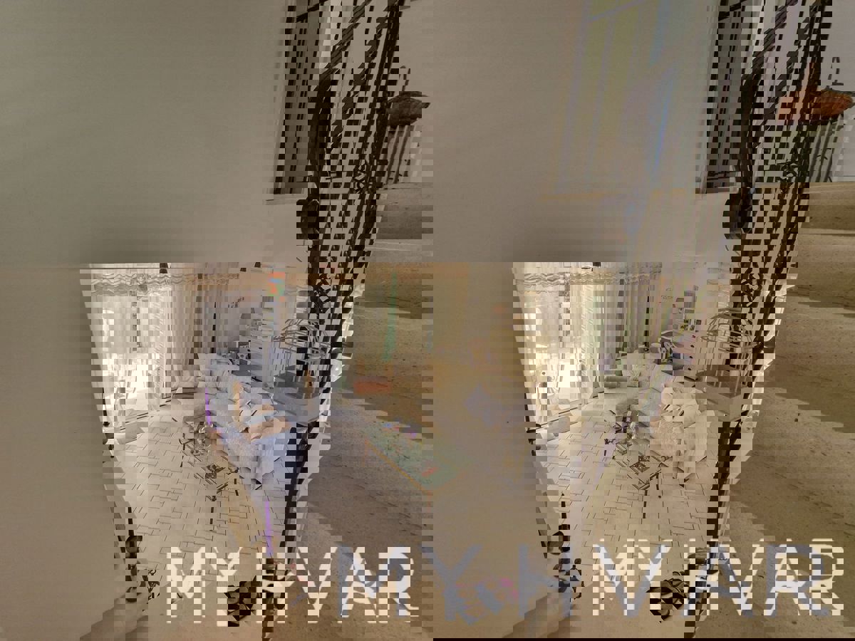 Villa con piscina a Vitarnja