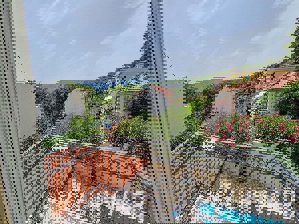 Villa con piscina a Vitarnja