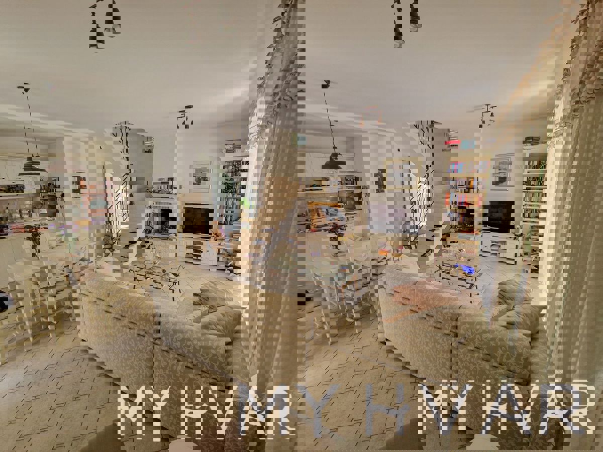 Villa con piscina a Vitarnja