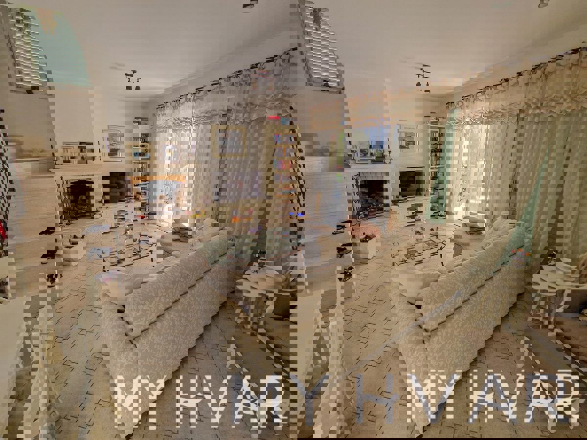 Villa con piscina a Vitarnja