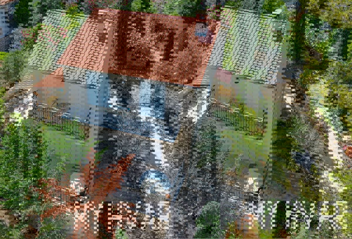 Villa con piscina a Vitarnja