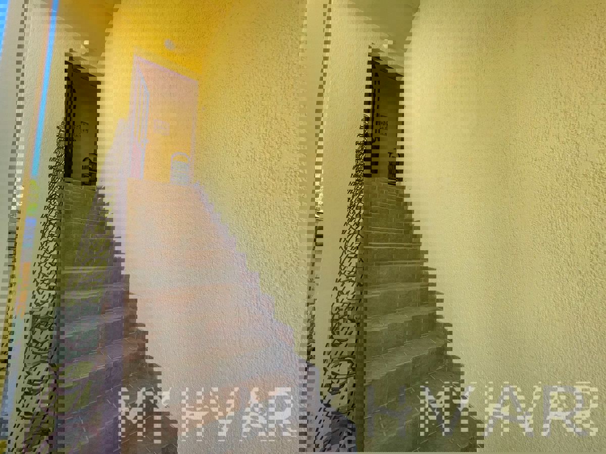 Casa indipendente in posizione tranquilla a Stari Grad