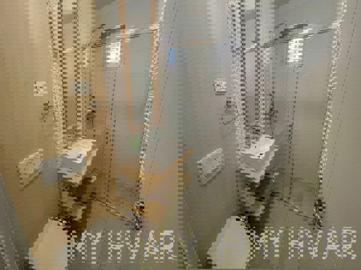 Casa indipendente in posizione tranquilla a Stari Grad