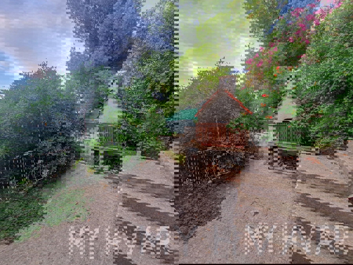 Appartamento in casa prima fila mare