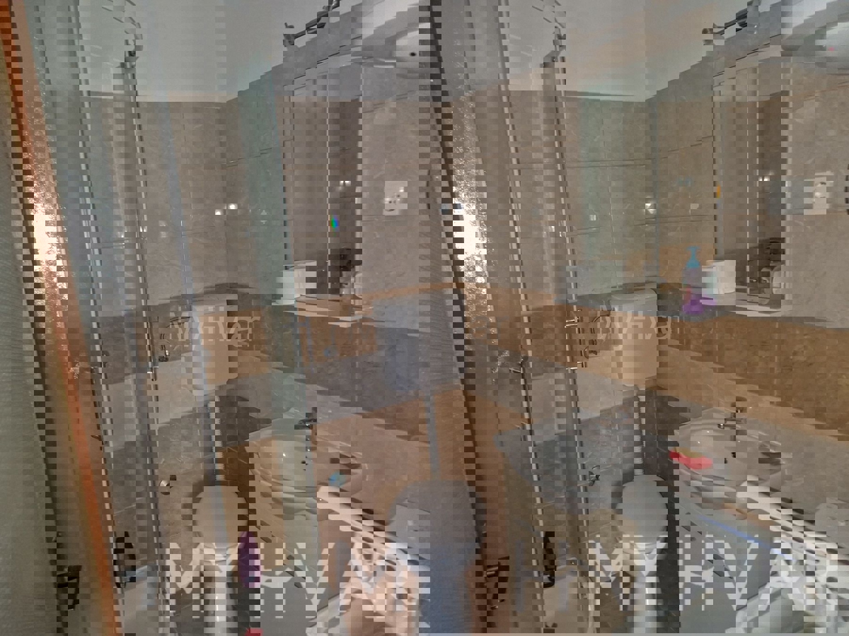 Appartamento in casa prima fila mare