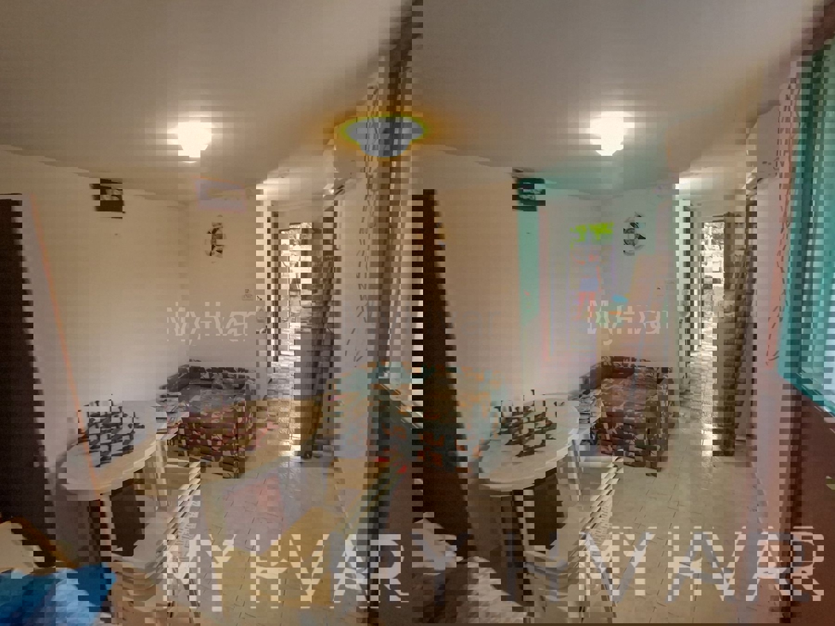 Appartamento in casa prima fila mare