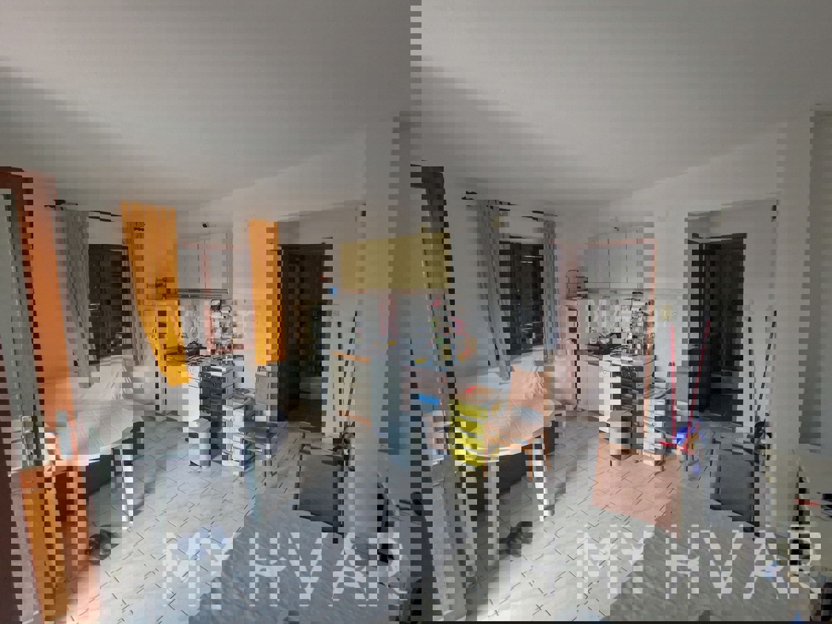 Appartamento in casa prima fila mare