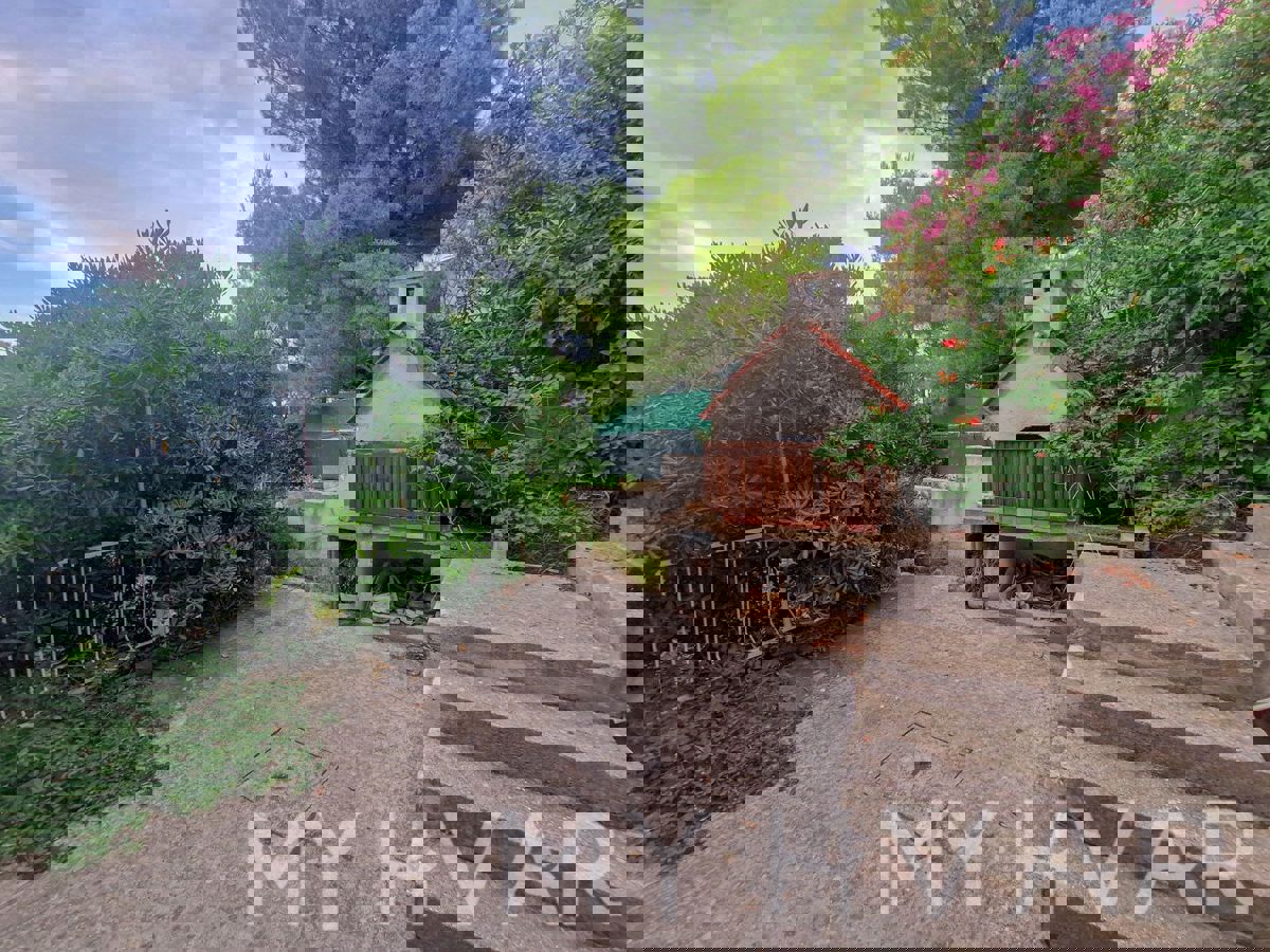 Appartamento in casa prima fila mare