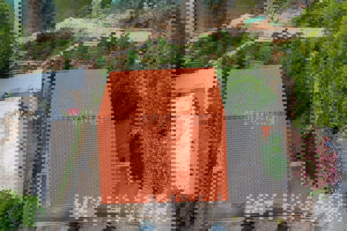 Appartamento in casa prima fila mare