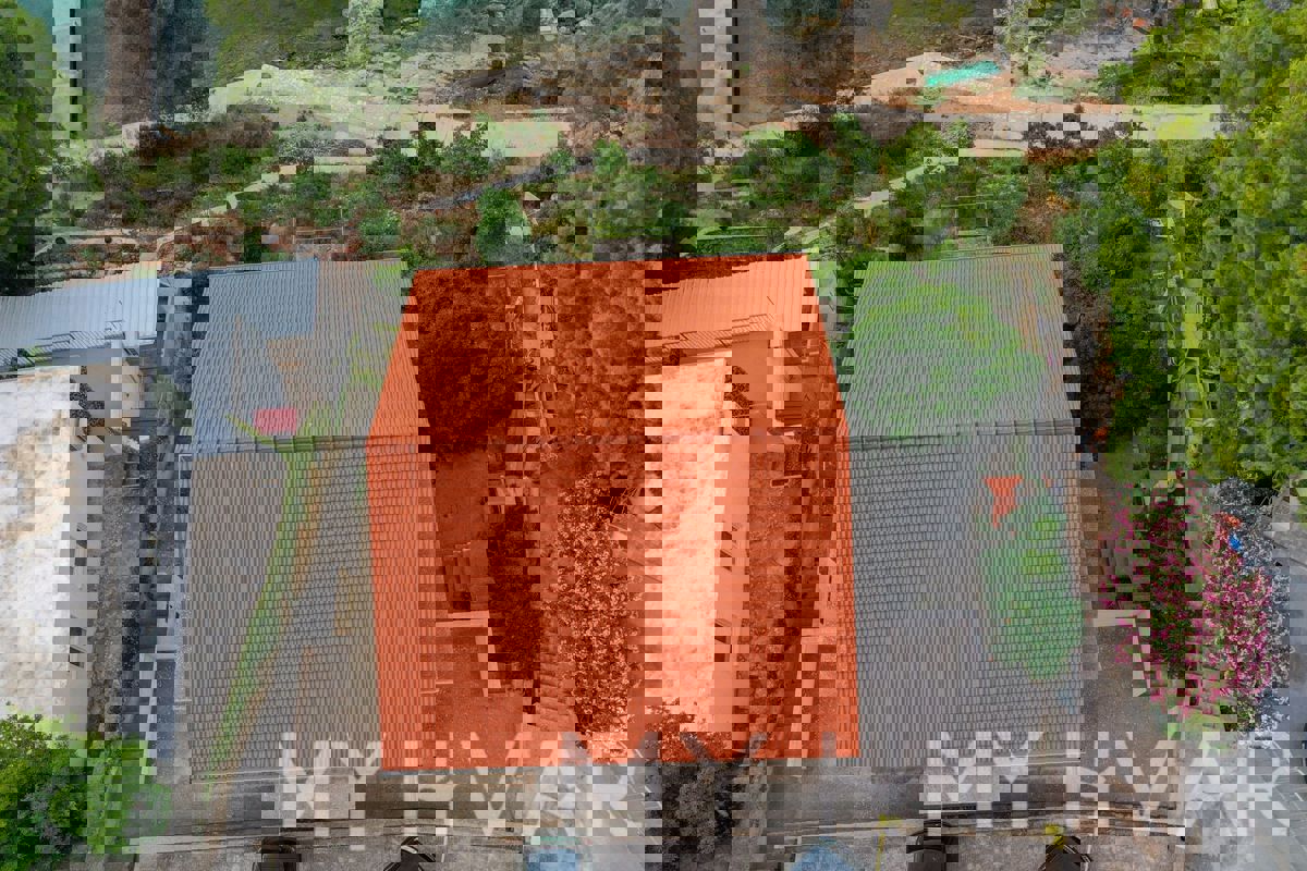 Appartamento in casa prima fila mare