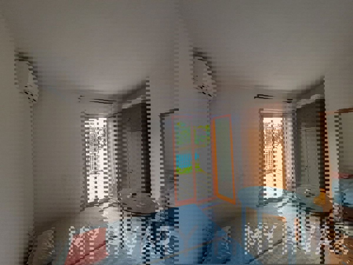 Appartamento in casa prima fila mare