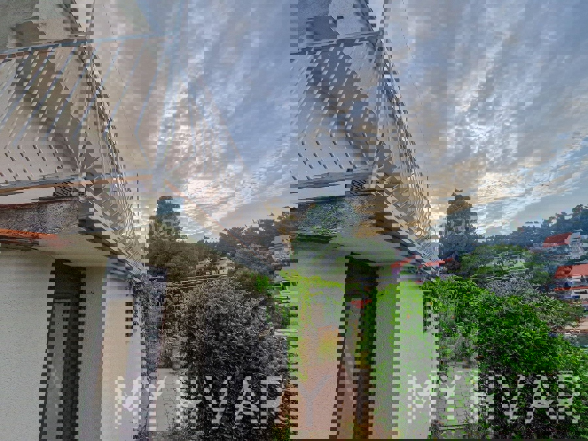 Appartamento in casa prima fila mare