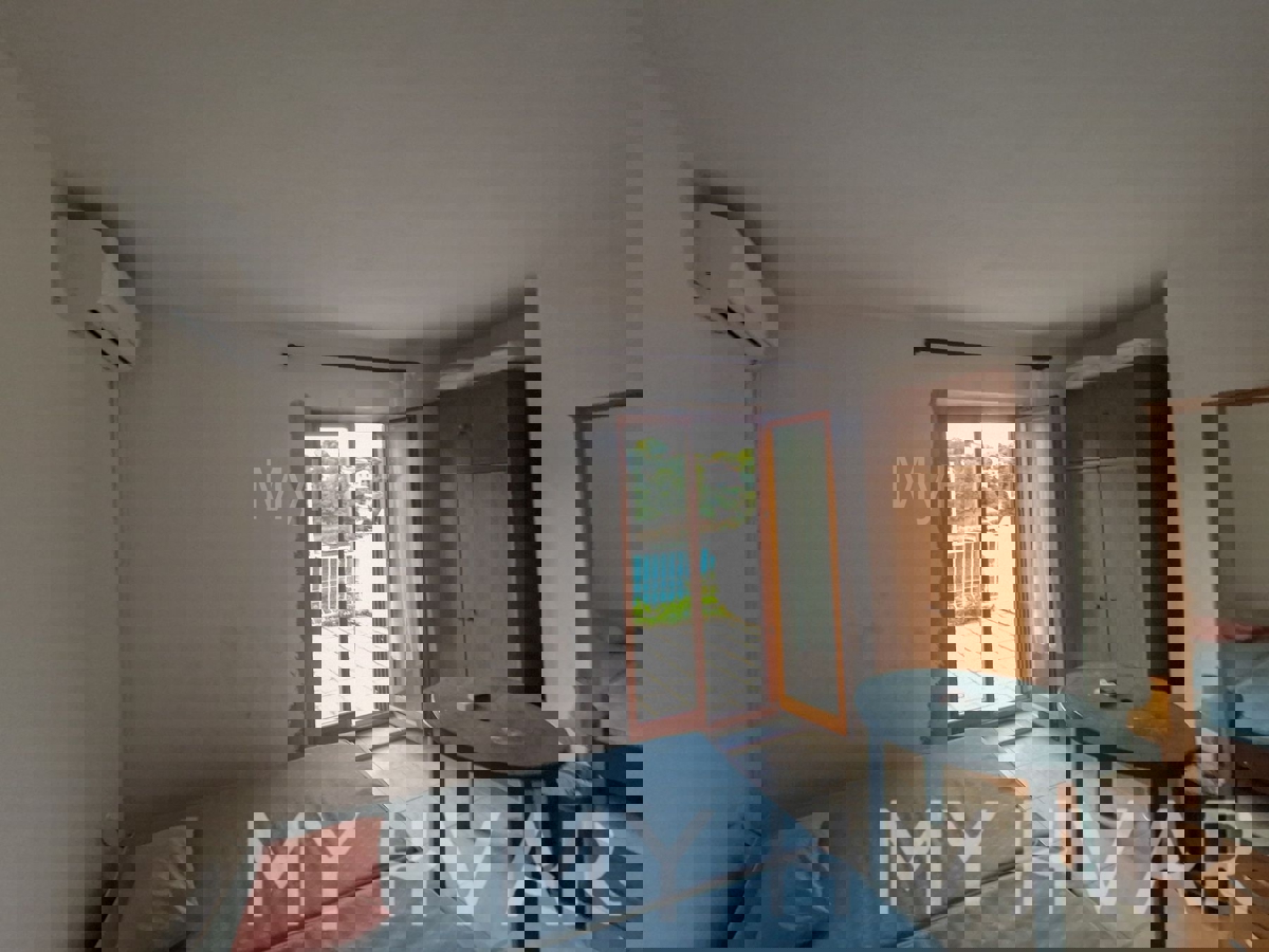 Appartamento in casa prima fila mare