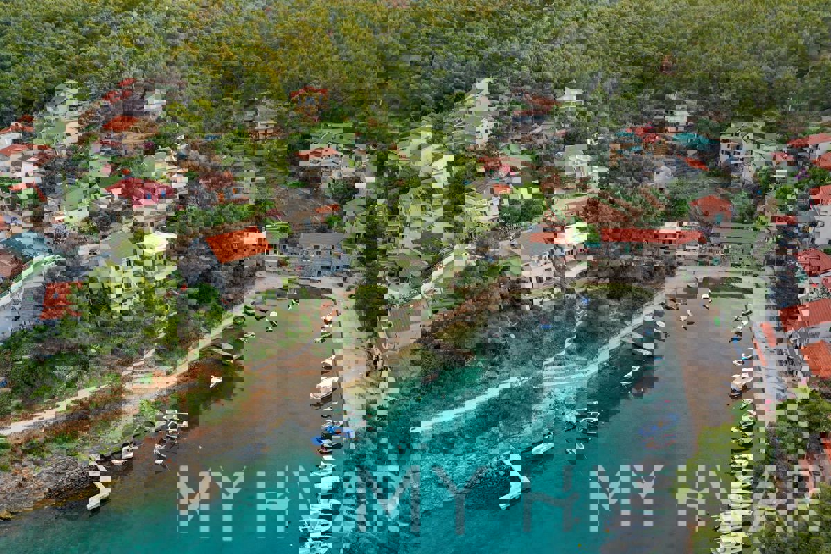 Appartamento in casa prima fila mare