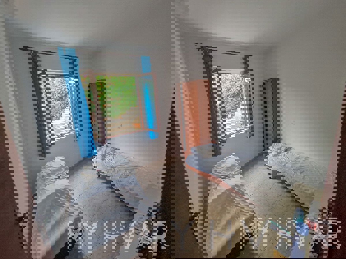 Appartamento in casa prima fila mare