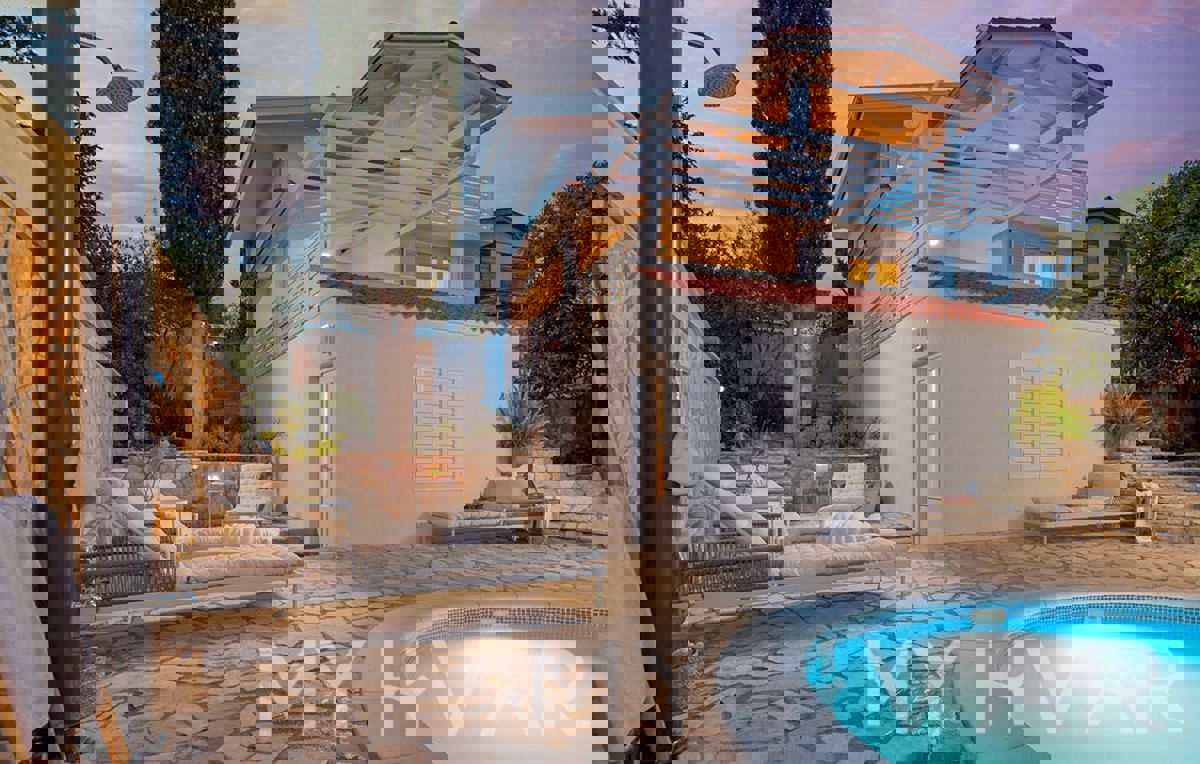 Villa con piscina a Vrboska