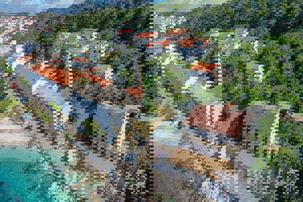 Terreno edificabile con progetto nella città di Hvar