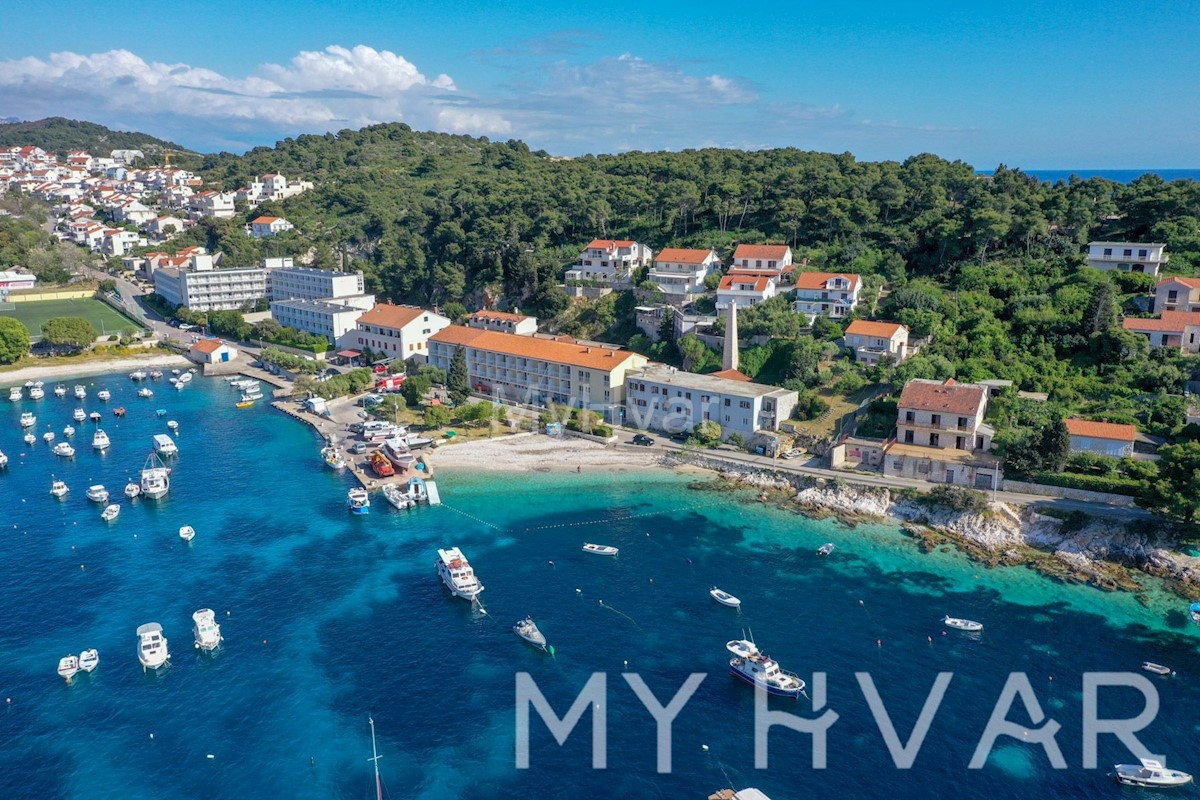 Terreno edificabile con progetto nella città di Hvar