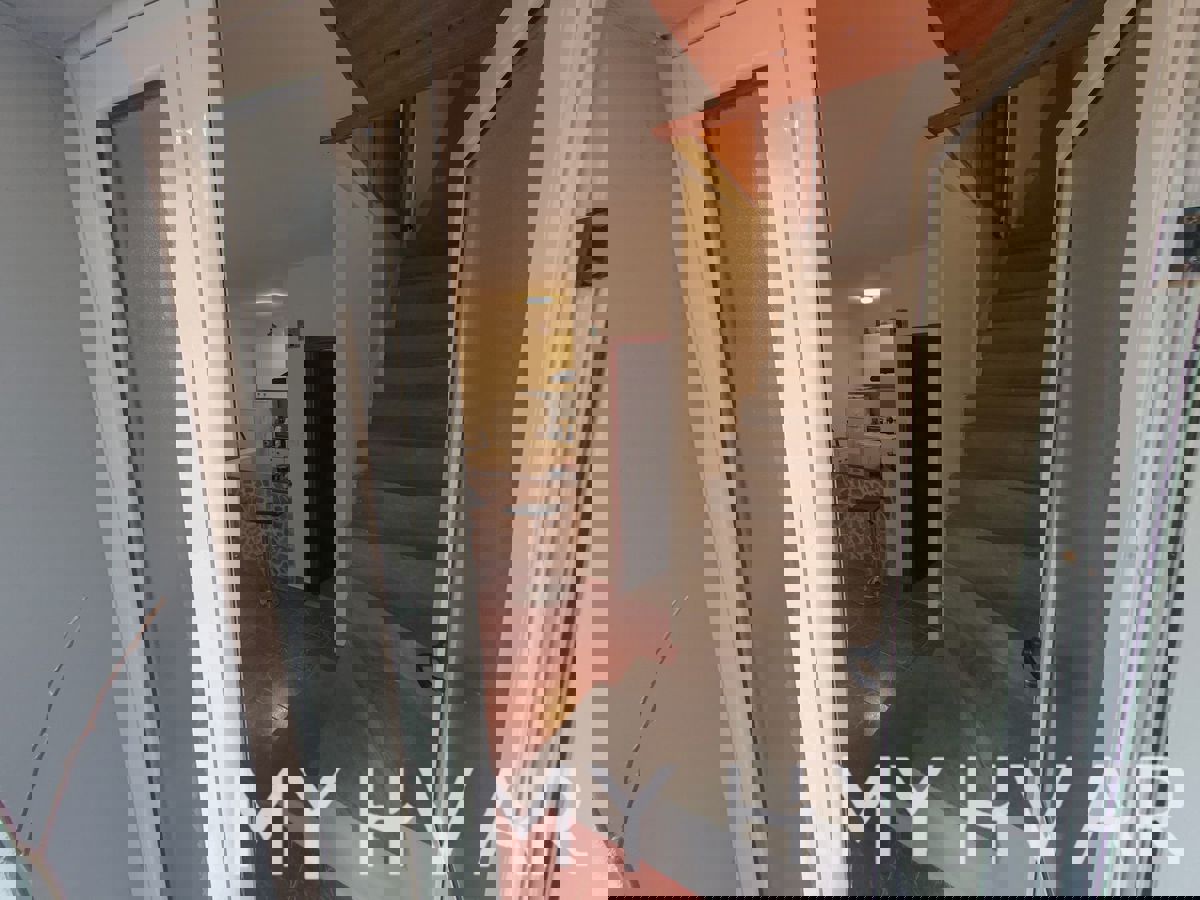 Casa in pietra nascosta a Jelsa