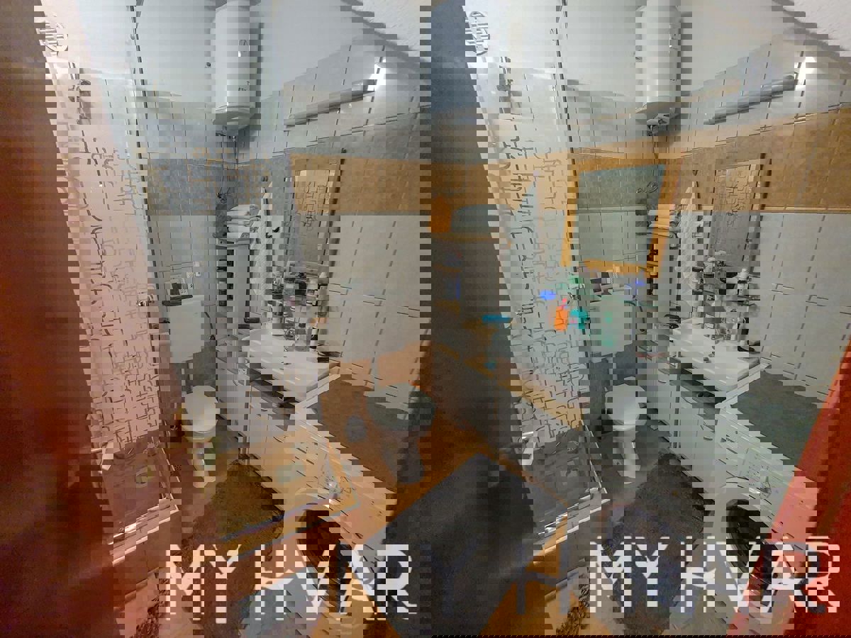 Casa in pietra nascosta a Jelsa