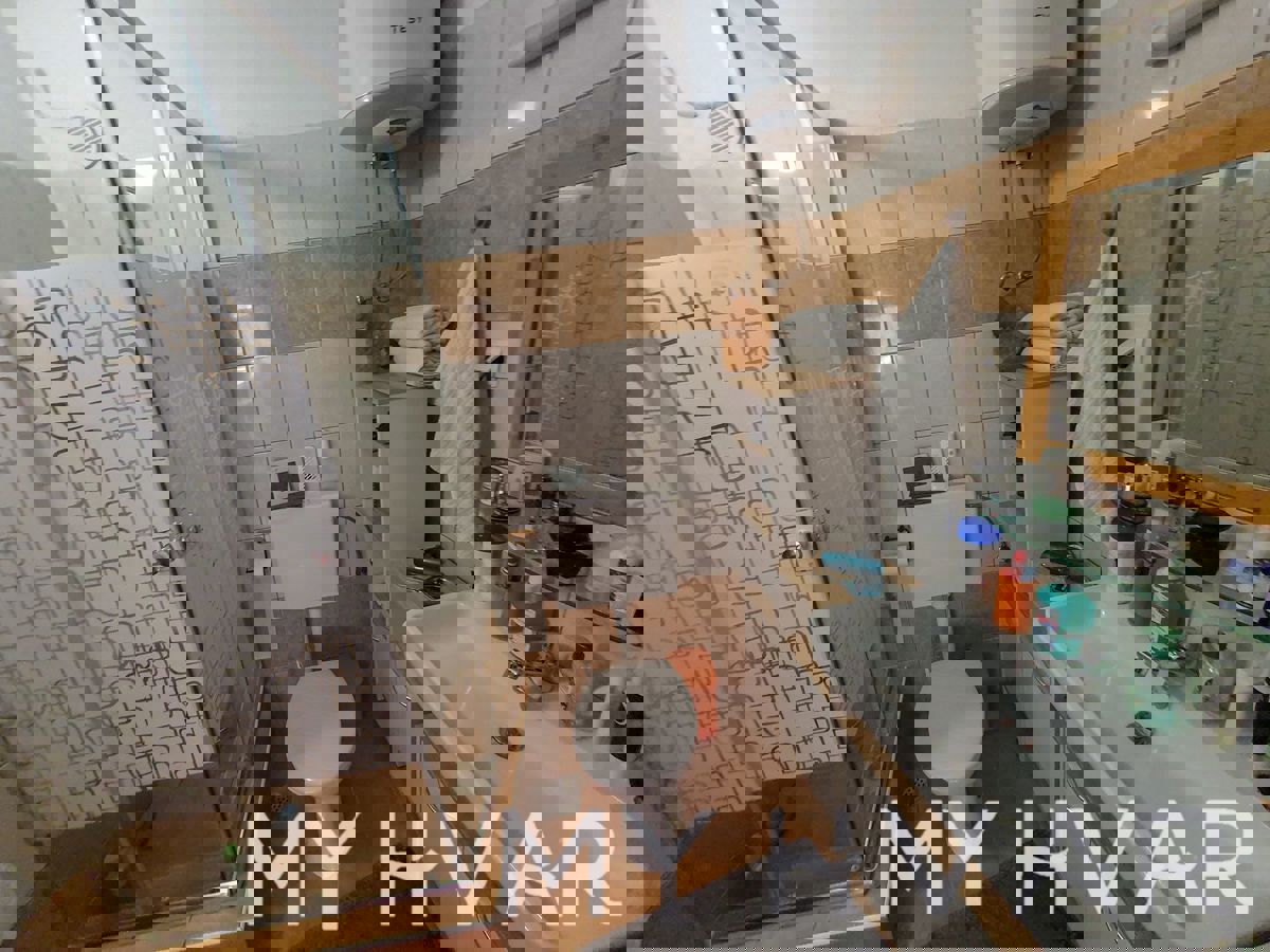 Casa in pietra nascosta a Jelsa