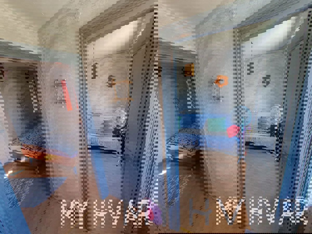 Casa in pietra nascosta a Jelsa