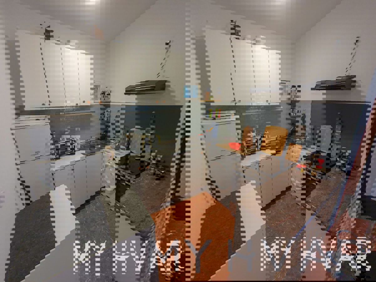 Casa in pietra nascosta a Jelsa