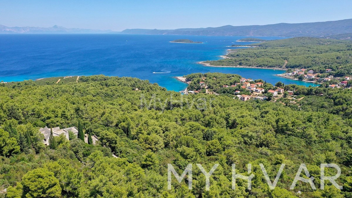 Villaggio di Pietra a Basina