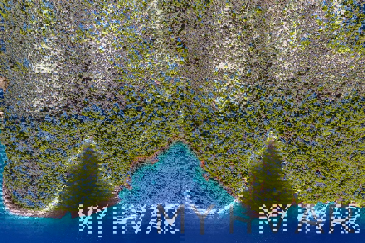 Terreno con baia privata