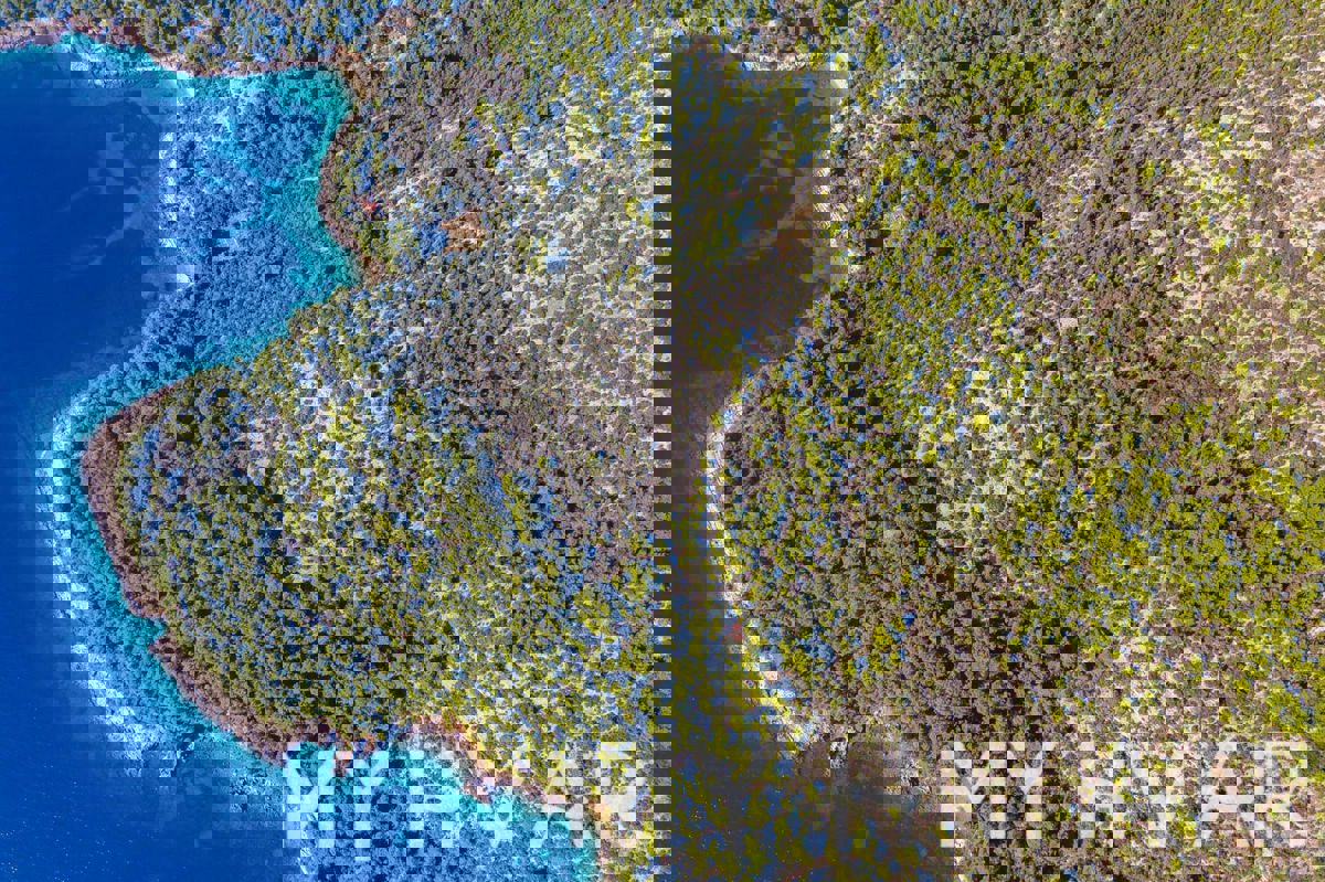 Terreno con baia privata