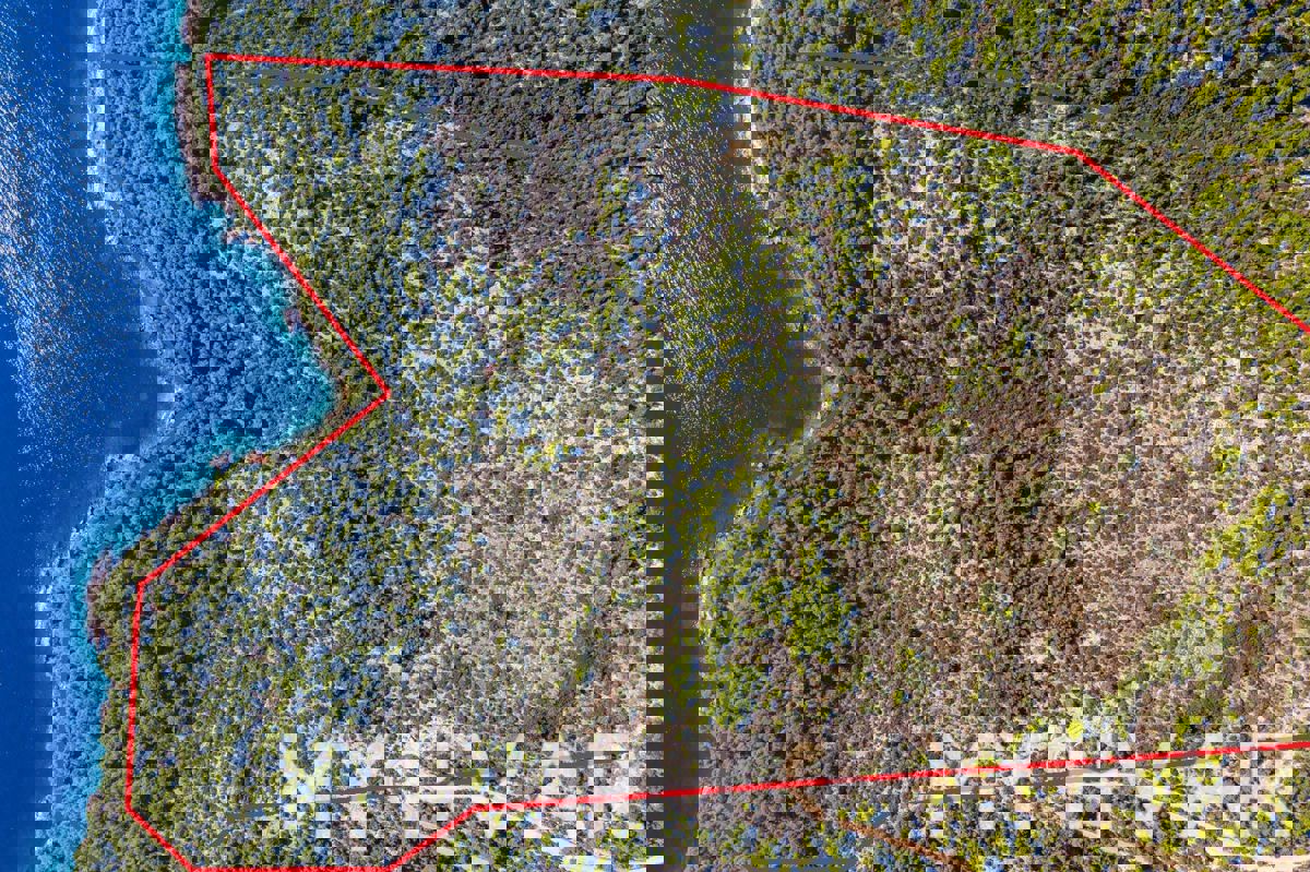 Terreno con baia privata