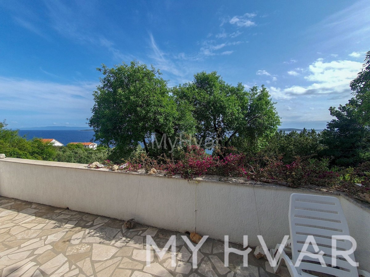 Casa nascosta con vista mare a Zavala