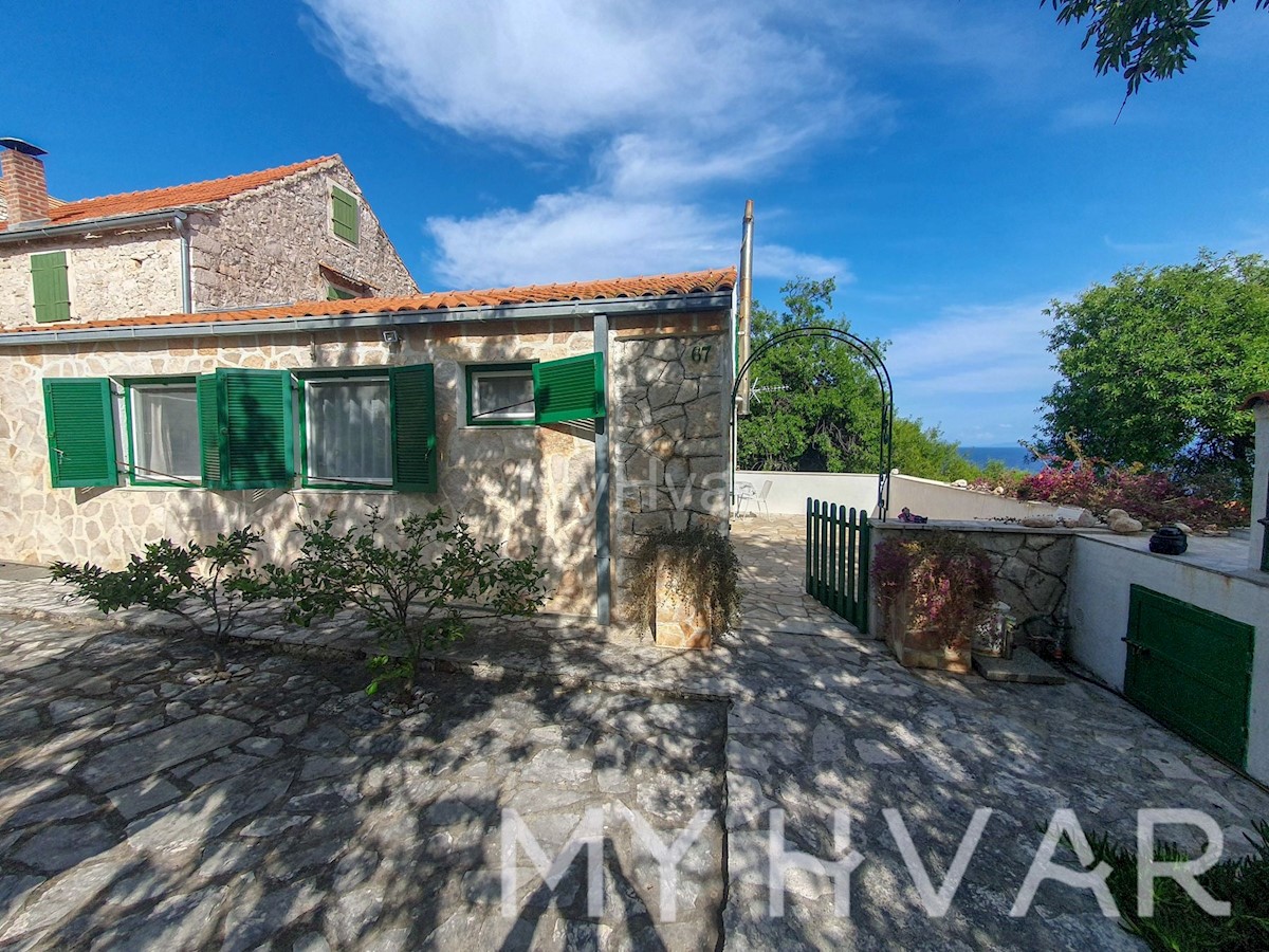 Casa nascosta con vista mare a Zavala