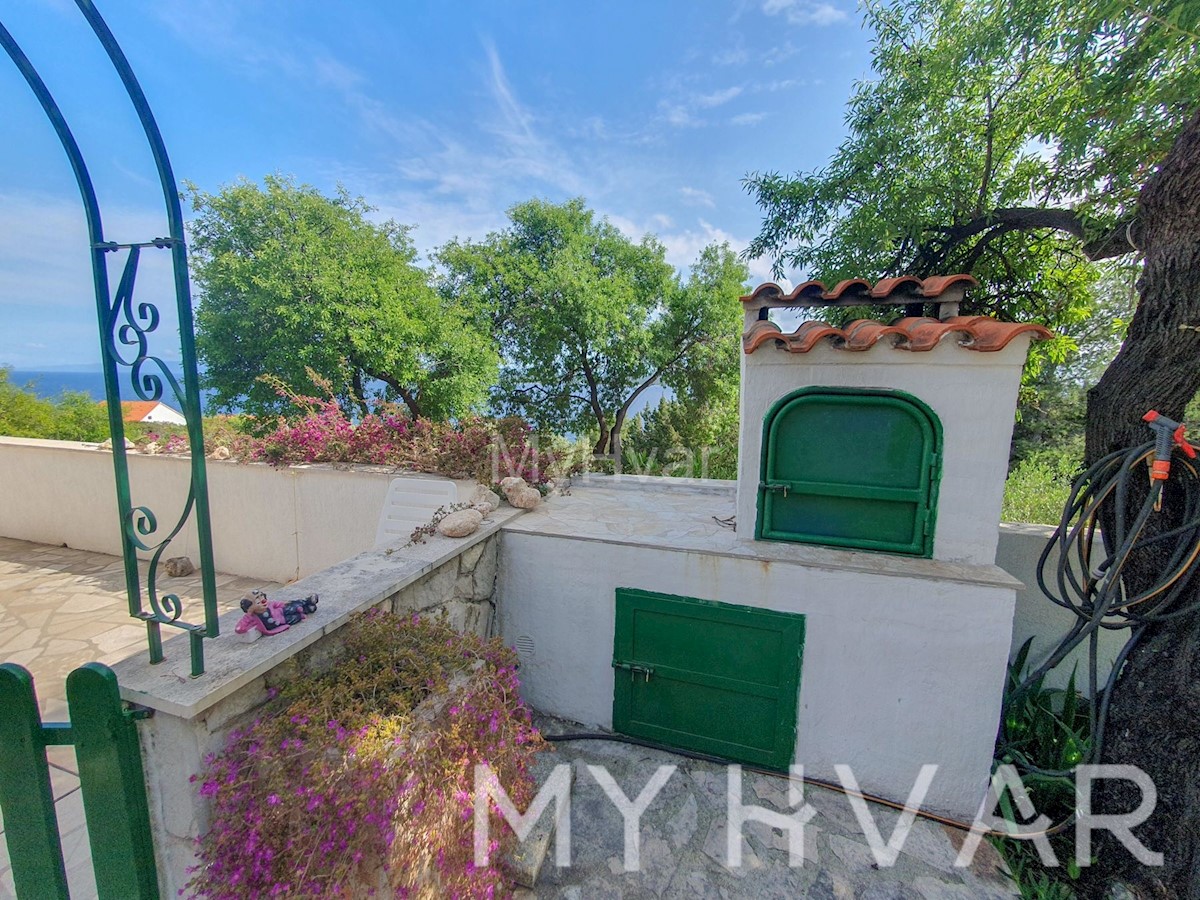 Casa nascosta con vista mare a Zavala