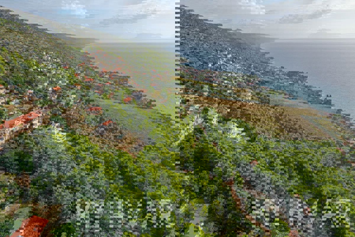 Terreno edificabile con vista mare Zavala ovest